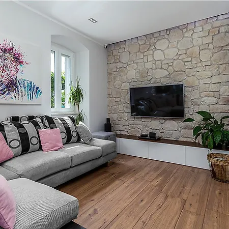Apartment Under The Wine Grapes - Opatija