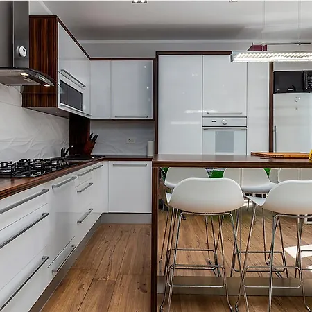Apartment Under The Wine Grapes - *